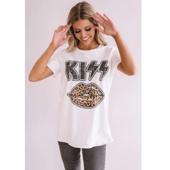 KISS Leopard Lip Printed Tee - Picture 2 of 9